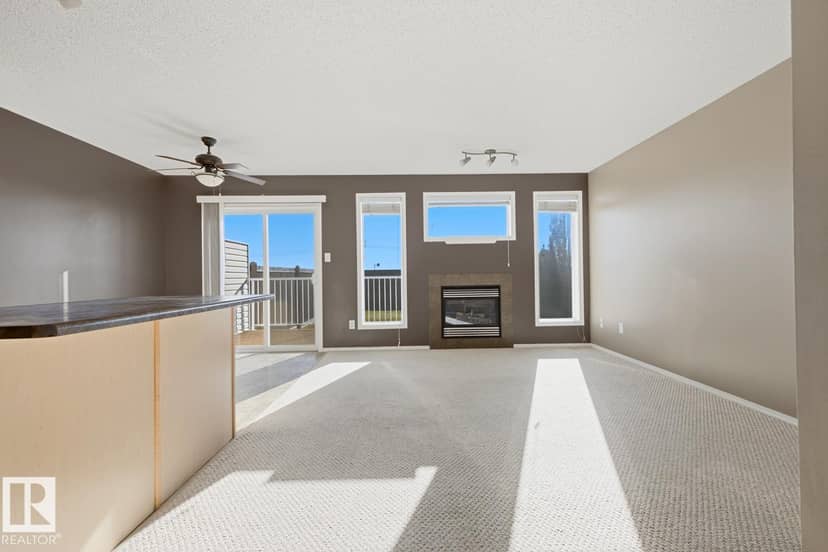 9047 Scott Cr NW, Edmonton, photo 2