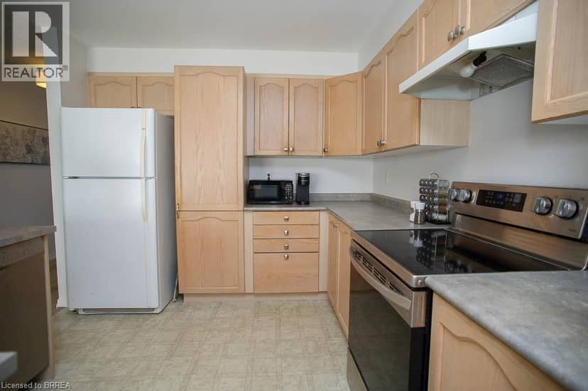 48 LOVELL Crescent — photo 14 of 28