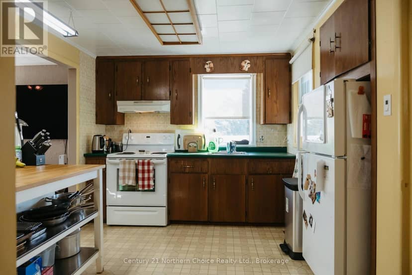 100 Regina Avenue — photo 10 of 33