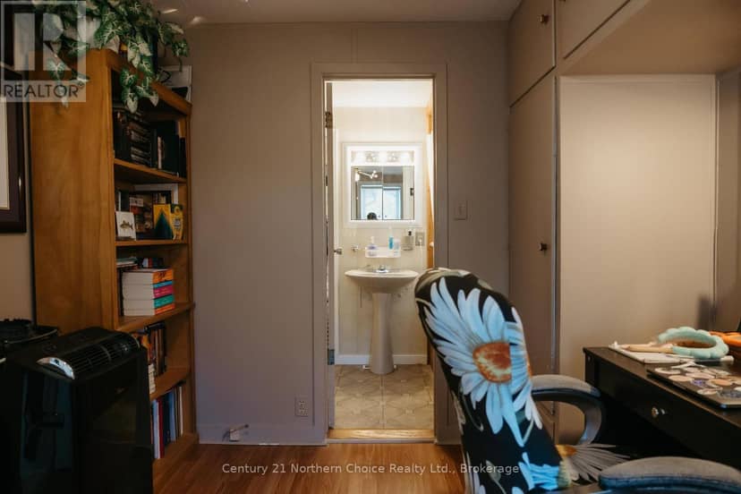 100 Regina Avenue — photo 18 of 33