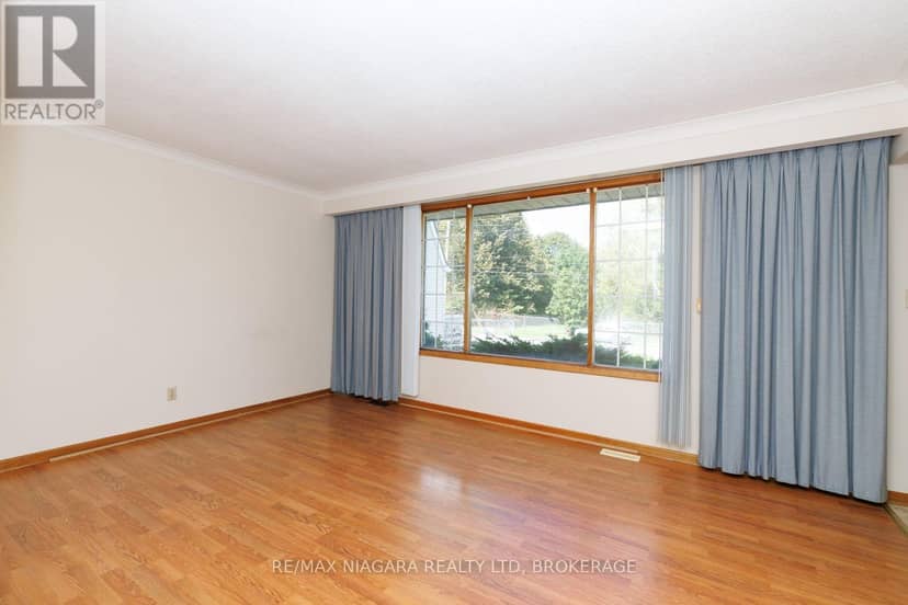 4166 Chippawa Parkway — photo 14 of 40