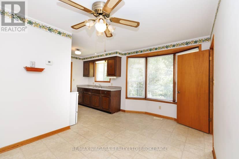 4166 Chippawa Parkway — photo 11 of 40