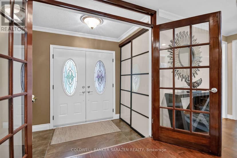 12 Yarwood Court, Ottawa, photo 3