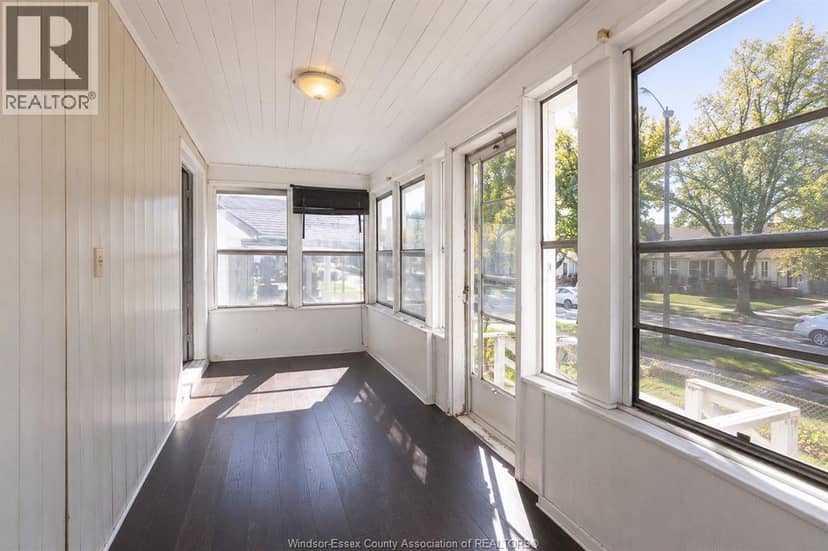502 McKay — photo 2 of 23