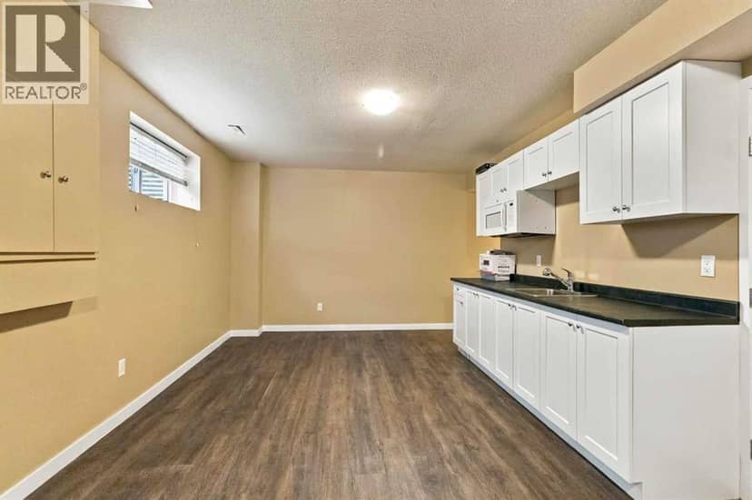 145 Brebeuf Crescent — photo 21 of 40