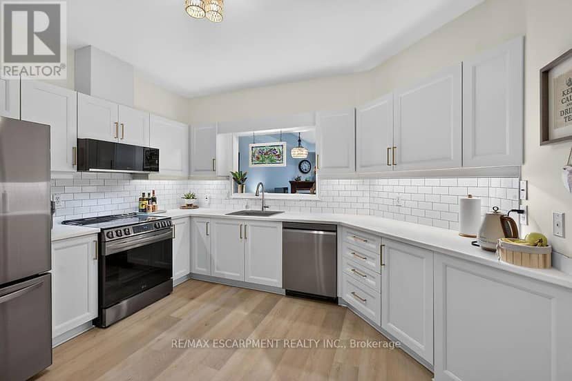 43 - 34 Southbrook Drive — photo 11 of 40