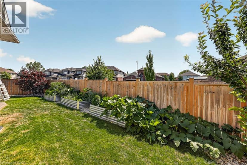 924 SPRINGBANK Avenue N — photo 40 of 40