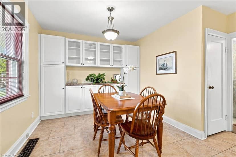 38 GARSIDE Avenue S — photo 17 of 40
