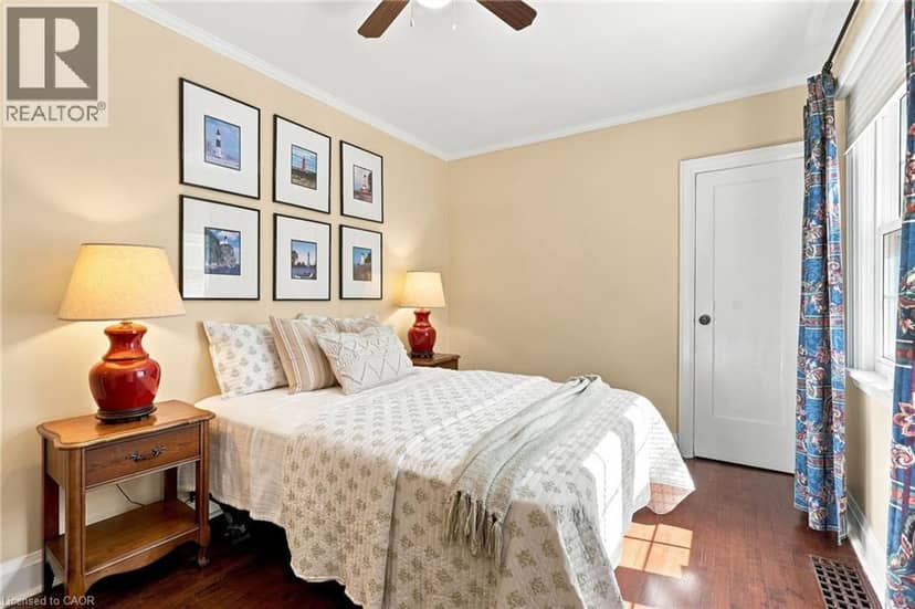 38 GARSIDE Avenue S — photo 13 of 40
