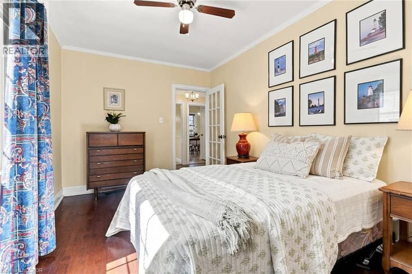 38 GARSIDE Avenue S — photo 15 of 40