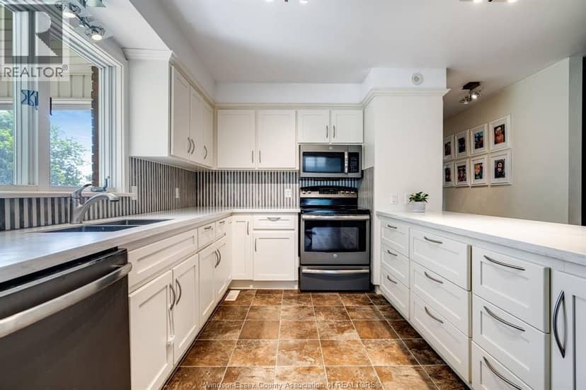 383 South Talbot ROAD — photo 10 of 40