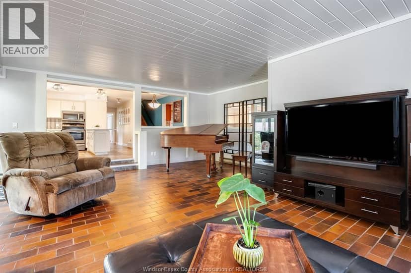383 South Talbot ROAD — photo 15 of 40