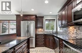 2361 Askin Avenue — photo 3 of 17
