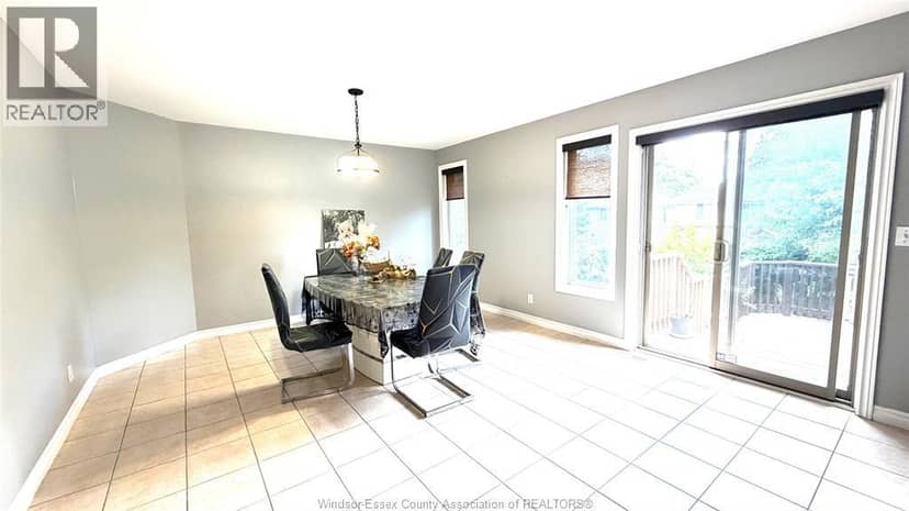 2361 Askin Avenue — photo 5 of 17