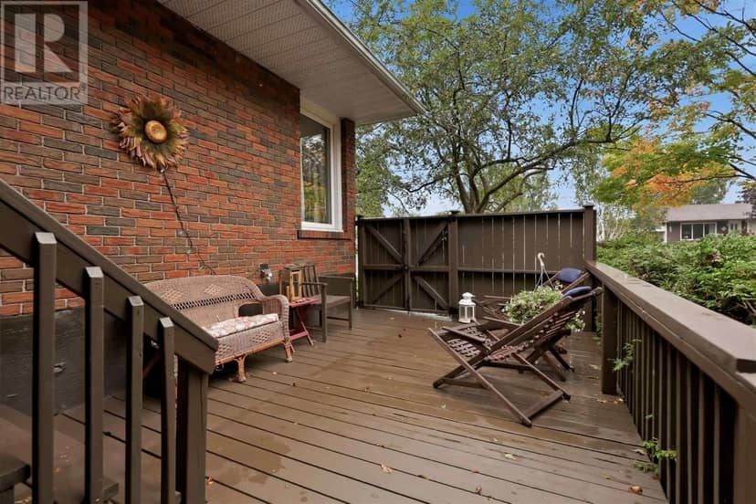19 Illinois AVE — photo 28 of 39