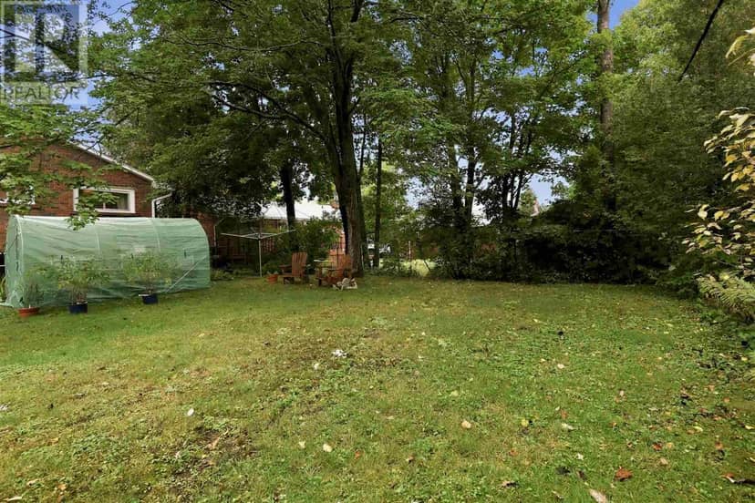 19 Illinois AVE — photo 35 of 39
