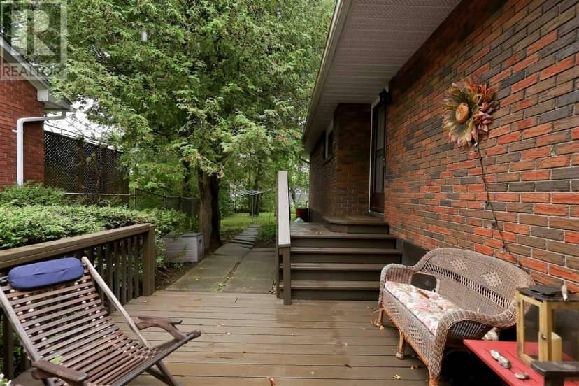 19 Illinois AVE — photo 29 of 39