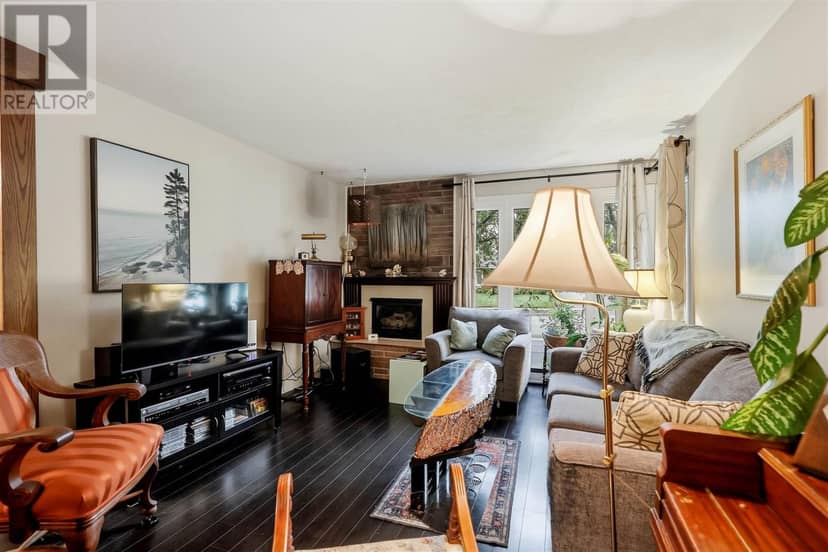19 Illinois AVE — photo 4 of 39