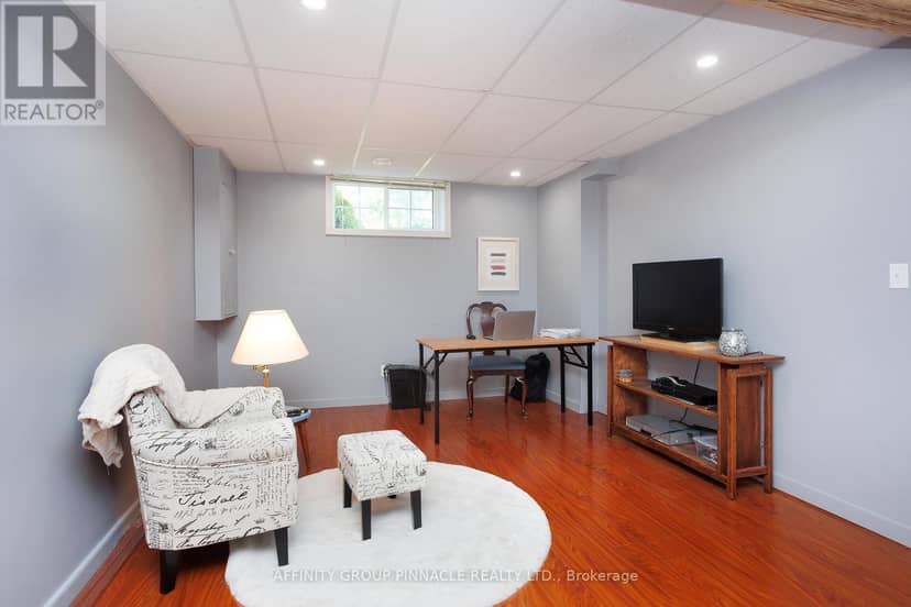 476 Bay Street — photo 26 of 40