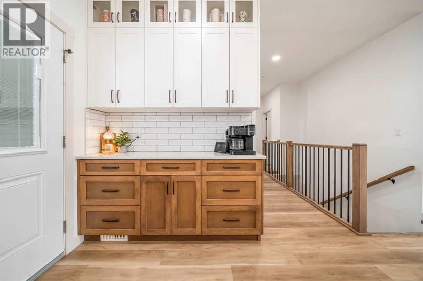 248 Westview Crescent W — photo 13 of 40