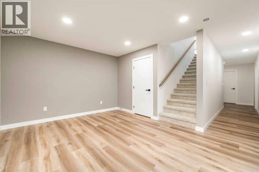 248 Westview Crescent W — photo 25 of 40