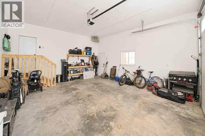 248 Westview Crescent W — photo 38 of 40