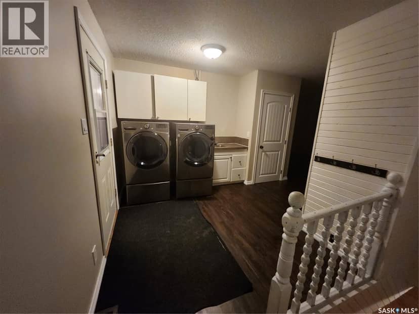 412 2nd STREET N — photo 16 of 28