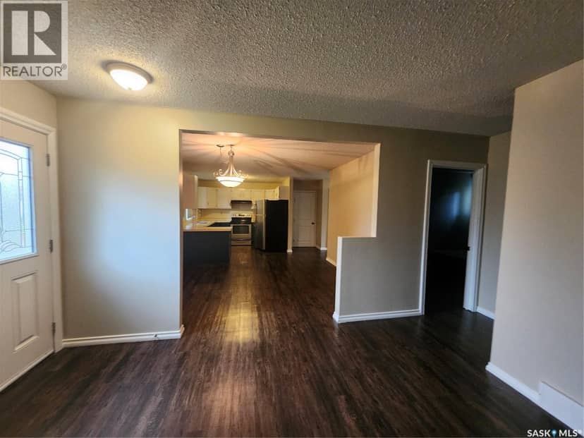412 2nd STREET N — photo 4 of 28
