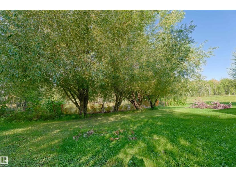 Hwy 763 & Twp Rd 595 — photo 11 of 40