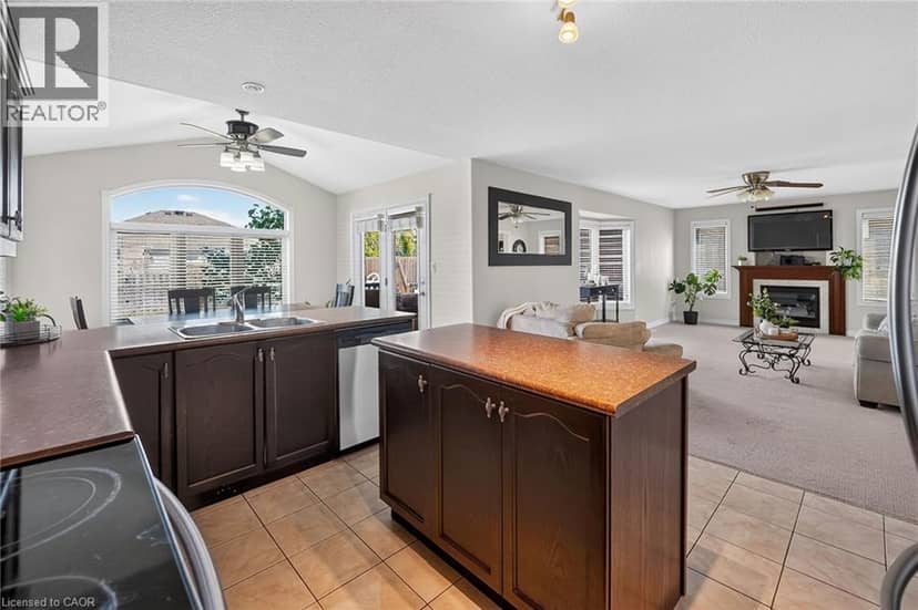 17 CHERRY Avenue — photo 12 of 40