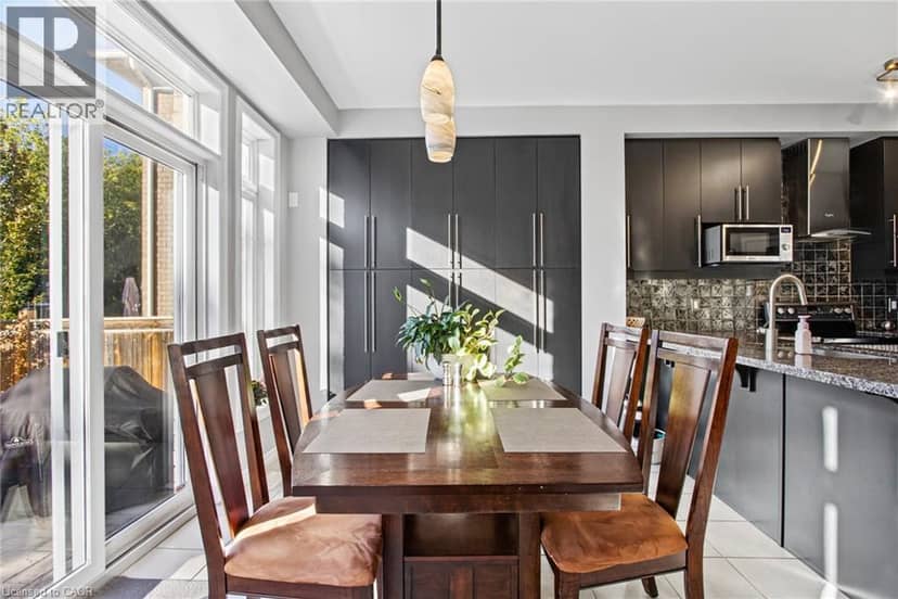 7 LAMPMAN Drive — photo 15 of 35
