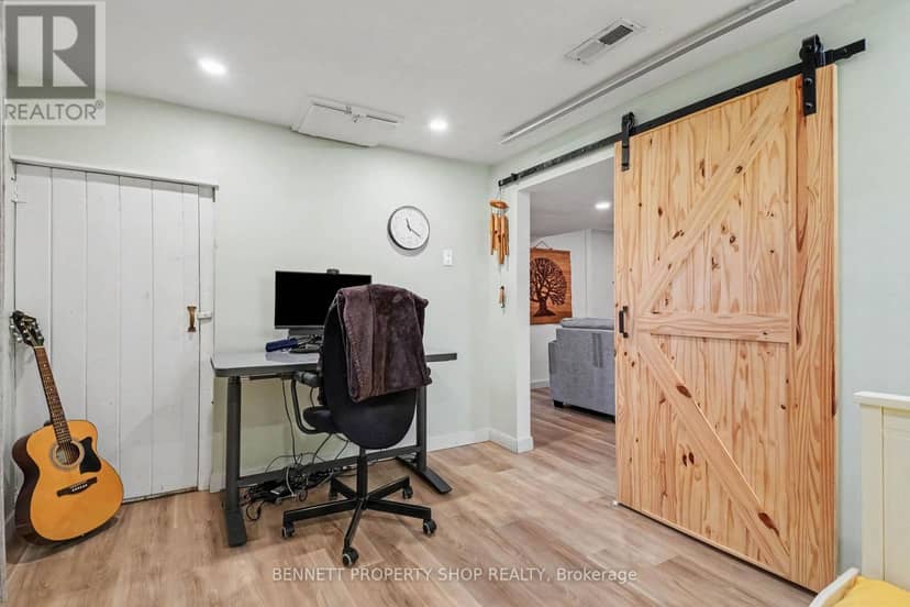 1215 Erie Avenue — photo 17 of 21