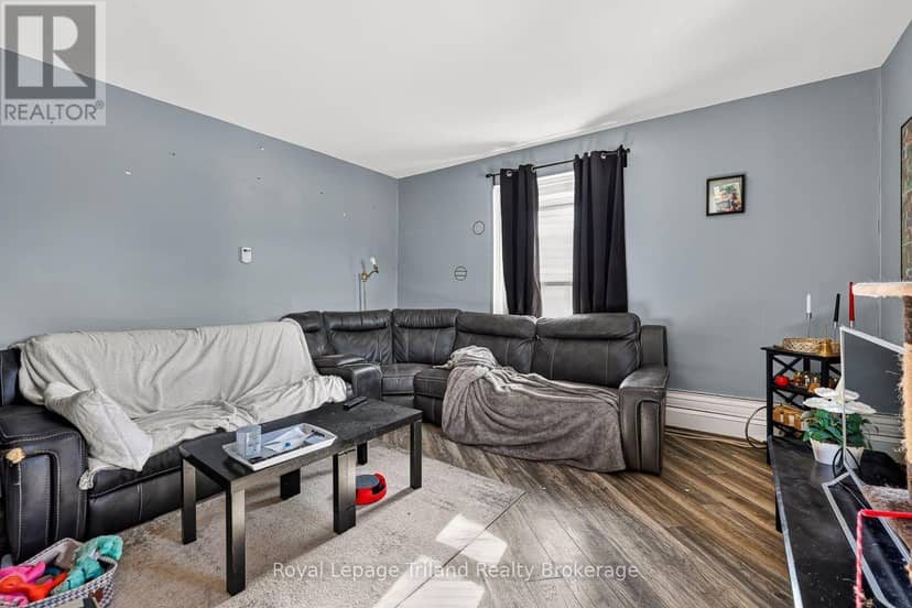 156-158 Charles Street W — photo 29 of 40