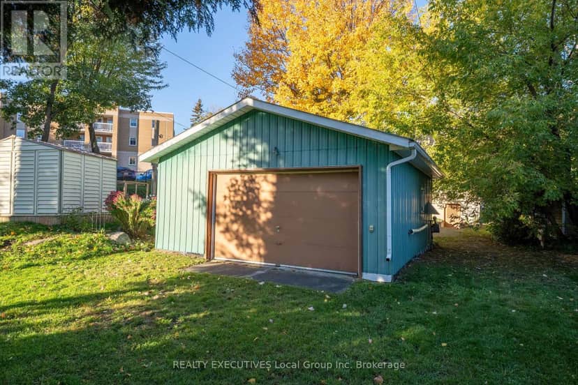 214 Victoria Street E — photo 35 of 39