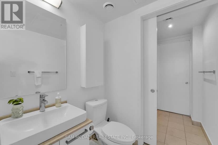 2307 - 12 York Street — photo 16 of 27