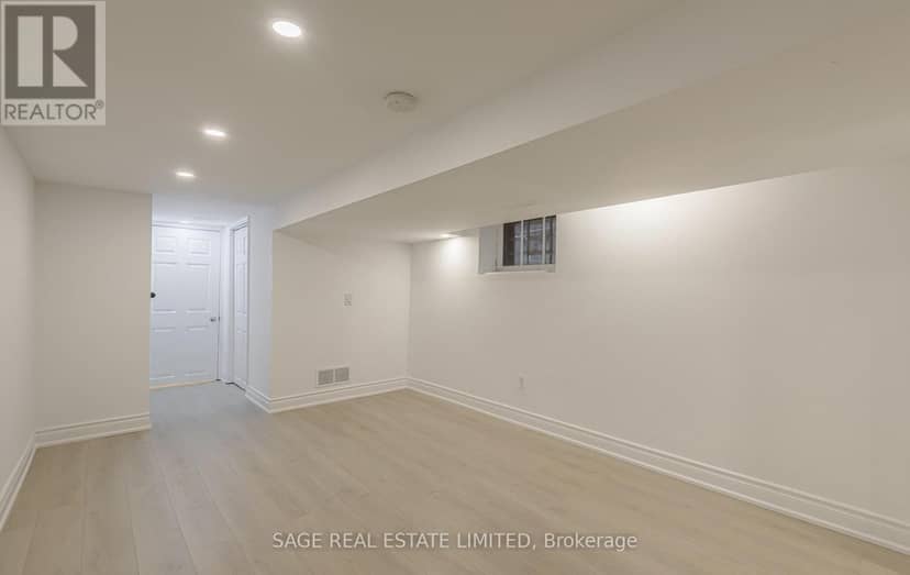 86 Dupont Street — photo 33 of 40