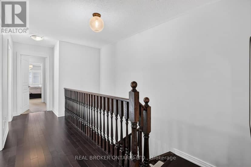 3231 Stoney Crescent — photo 28 of 40