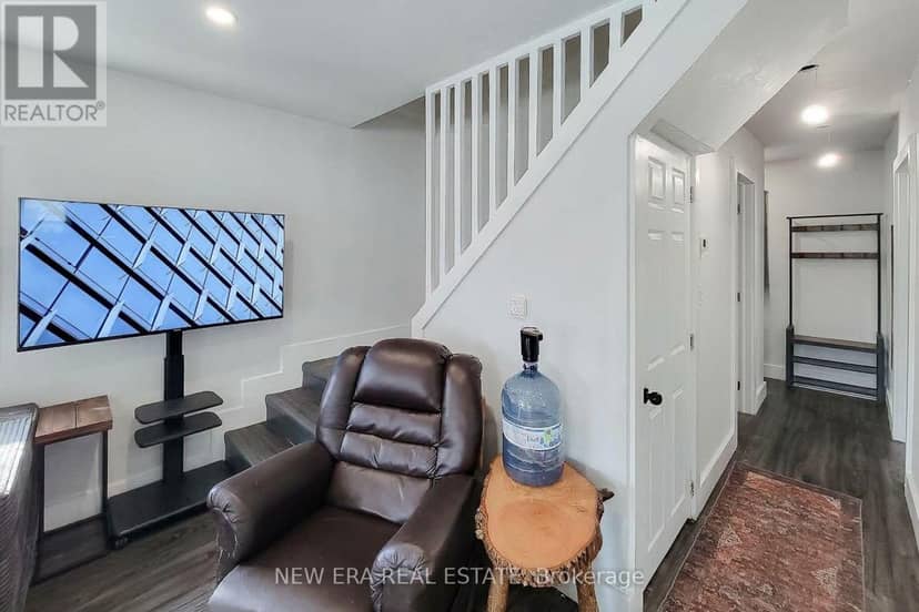 38 Clifford Avenue — photo 32 of 39