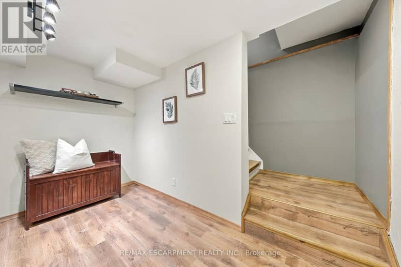 19 Hillsdale Court — photo 27 of 40