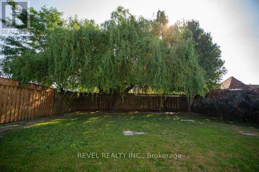 48 Lovell Crescent — photo 22 of 28
