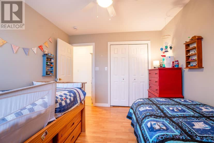 124 GREENSVIEW Drive — photo 34 of 40