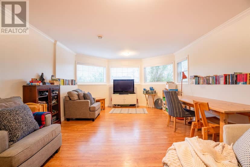 124 GREENSVIEW Drive — photo 37 of 40