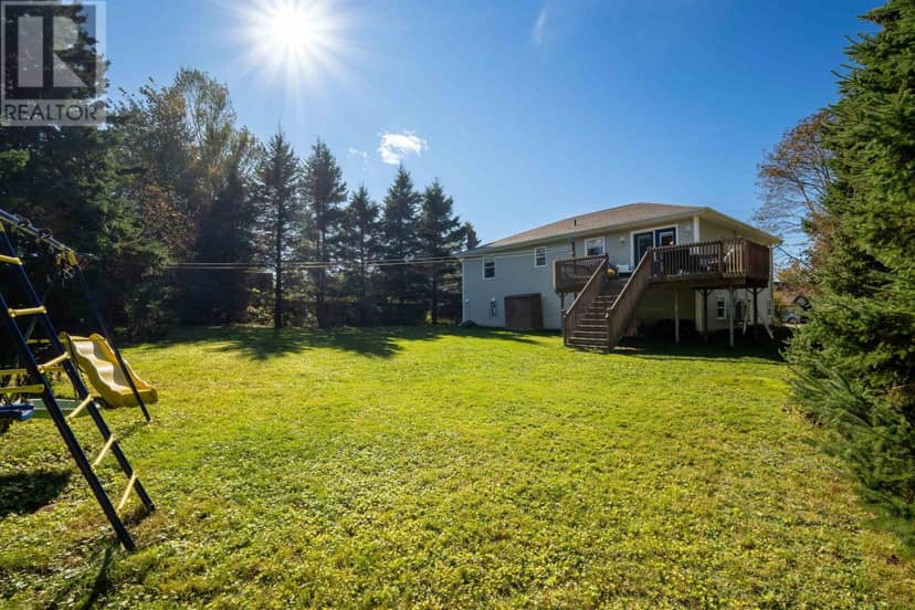 124 GREENSVIEW Drive — photo 9 of 40
