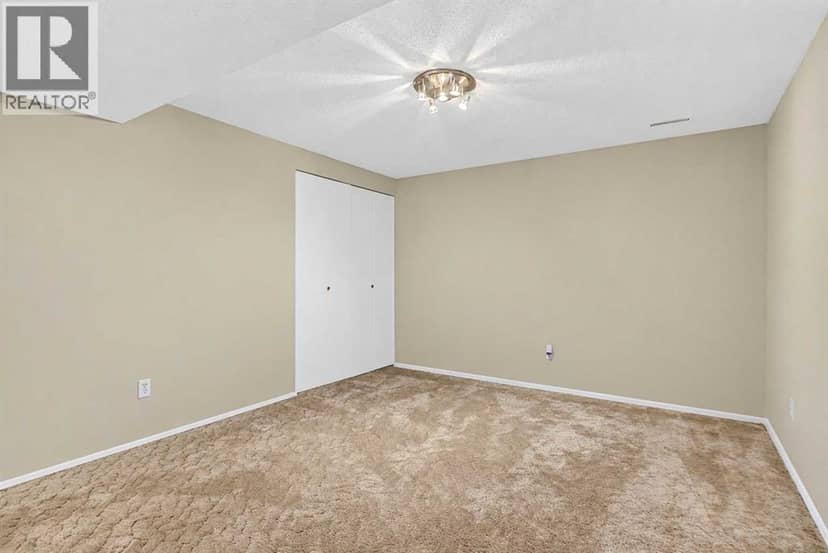 7607 96 Street — photo 15 of 30