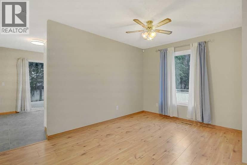 7607 96 Street — photo 10 of 30