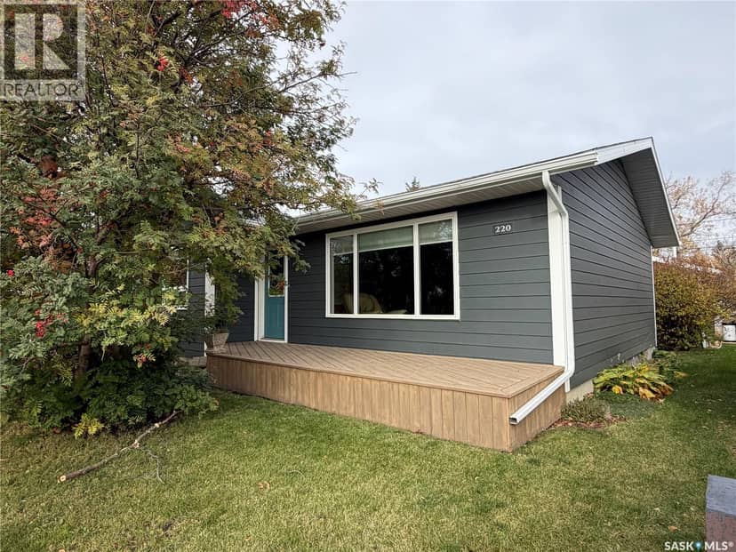 220 Millburn STREET, Melfort, photo 2