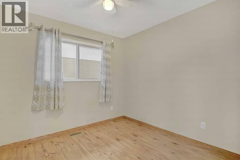 7607 96 Street — photo 17 of 30
