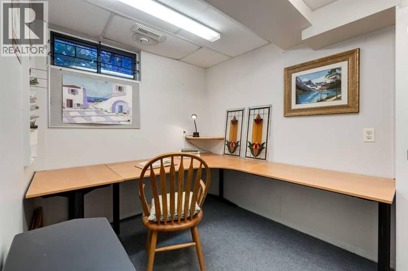 544 BROOKMERE Crescent SW — photo 32 of 40
