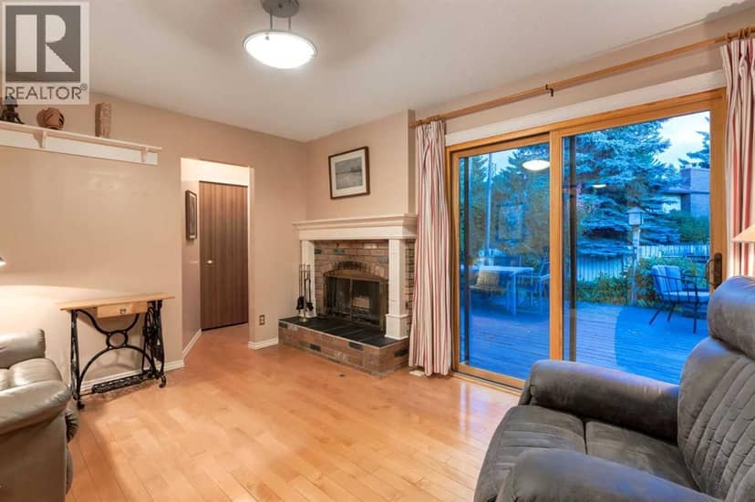 544 BROOKMERE Crescent SW — photo 17 of 40