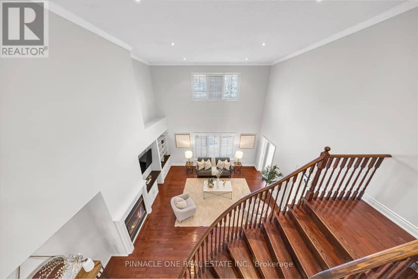 6 Dolby Crescent — photo 20 of 40